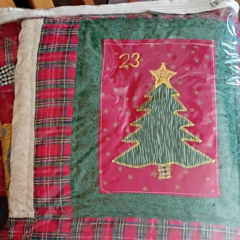 Greenland Trading CO. embrace festive